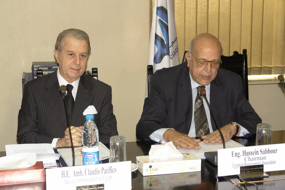 Round Table with Ambassador of Italy to Egypt 27/09/2010